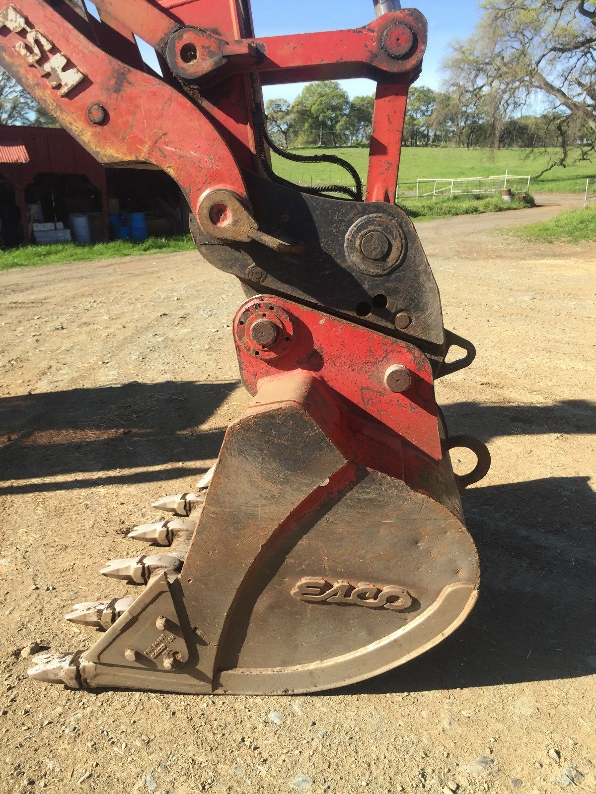 6 Pacific Coast Iron Used Heavy Equipment Dealer